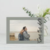 Seitenwege QR Code Modernes, einfaches Foto Moss G Save The Date (Stehend Vorderseite)