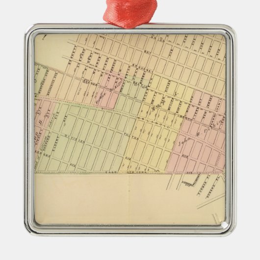 Sek 9 East New York Silbernes Ornament (Vorne)