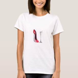Sektkelch-Glas und Korkenzieher-Stilett-Schuh T-Shirt