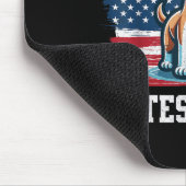 Selbst mein Hund hasst Trump _ Funny Election Pro Mousepad (Ecke)