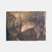 Selective focus photo of mushroom fleecedecke (Vorderseite (Horizontal))
