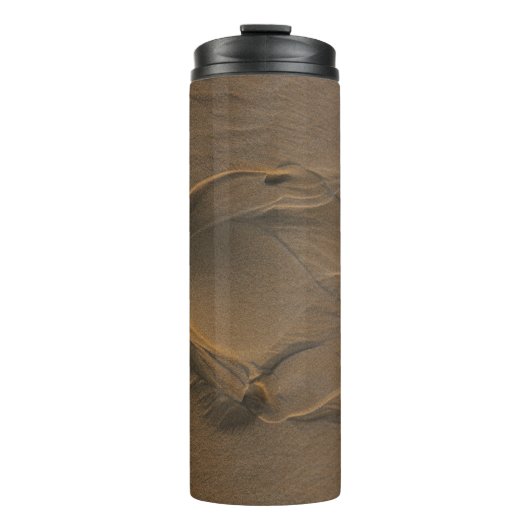 Selective focus photography of sand thermosbecher (Vorderseite)