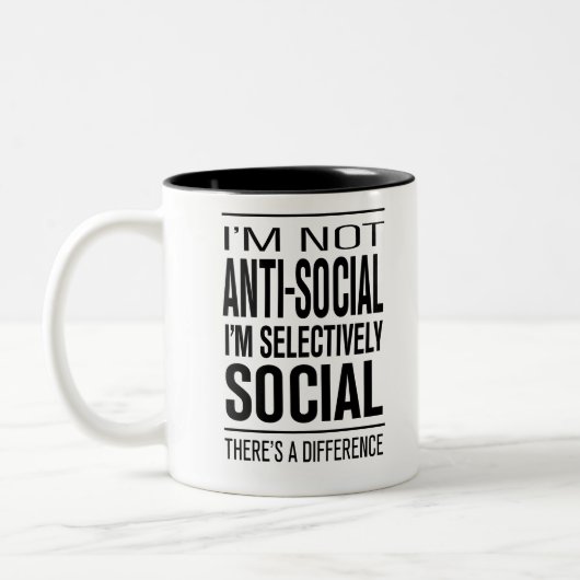 SelectivelySocial Zweifarbige Tasse (Links)