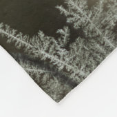 Selektiver Fokus von Schneeflocken Fleecedecke (Ecke)