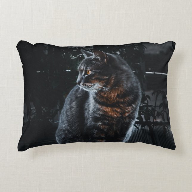 SELEKTIVER SCHWERPUNKT DER SILBERTABBY-KATZE DEKOKISSEN (Vorderseite)