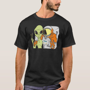 Selfie Alien & Astronaut Ufo Außerirdischen Galaxy T-Shirt