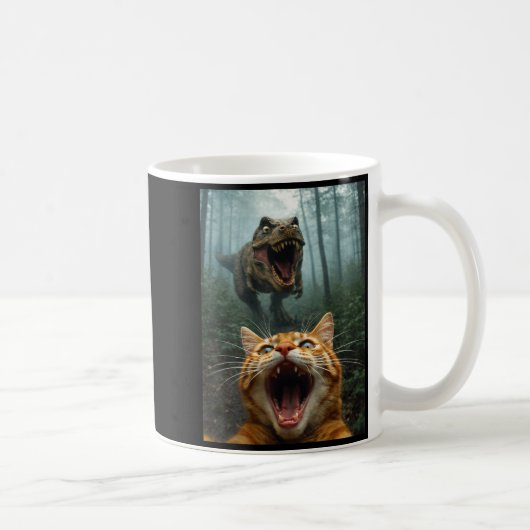 Selfie mit orangefarbener Katze und T-Rex-Dinosaur Kaffeetasse (Rechts)