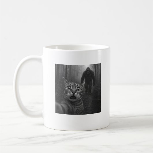 Selfie mit Sasquatsch Bigfoot Kaffeetasse (Links)