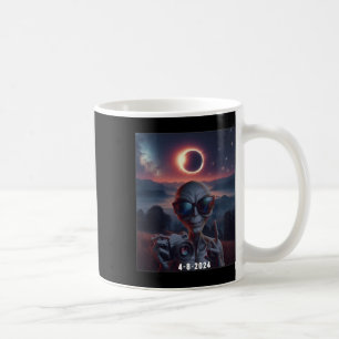 Selfie mit Solar 2024 Eclipse Tragegles Retro Kaffeetasse