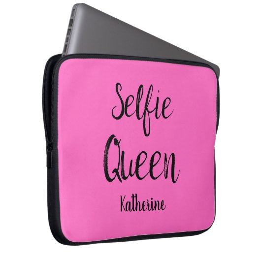 Selfie Queen Name Personalisiert Fuchsia Hot Pink Laptopschutzhülle (Vorne Rechts)