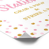 Selfie Station Grab a Prop Strip a Pose Signieren Poster (Ecke)