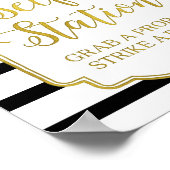 Selfie Station Signieren Rosa Blütenschwarze Strei Poster (Ecke)