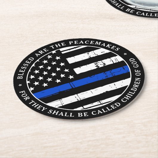 Selig sind die Party der Friedenstruppe Runder Pappuntersetzer (Angewinkelt)