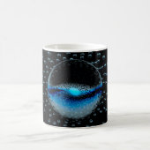 Seltsame Alien Orbs, die ein weiches blaues Licht  Kaffeetasse (Mittel)