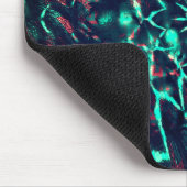 Seltsame Blume verloren im Trümmerwald Mousepad (Ecke)