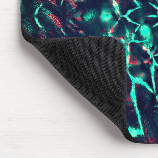 Seltsame Blume verloren im Trümmerwald Mousepad (Ecke)