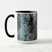 Seltsame faserige Textur in Blau und Schwarz Tasse (Links)