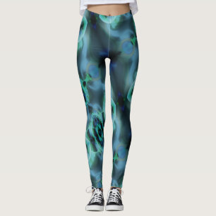 Seltsame Flecken und Formen in dunklen bis blauen Leggings