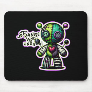 Seltsamer und ungewöhnlicher Lila Voodoo-Bär Mousepad