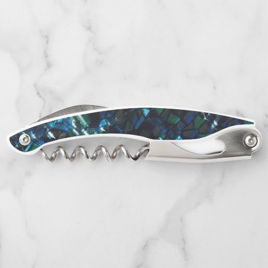 Seltsames Mosaik über dunklem Hintergrund und hell Kellnermesser (Rückseite)