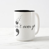 Semikolon - meine Geschichte Zwei-Ton Kaffee-Tasse Zweifarbige Tasse (VorderseiteRechts)