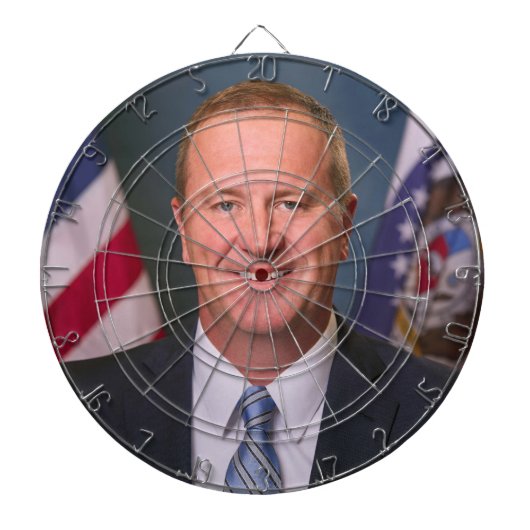 Senator Eric Schmitt Dartscheibe (vorne)