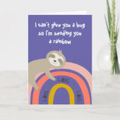 Senden Sie Ihnen einen Rainbow Sloth Distance Hug Karte (Vorderseite)