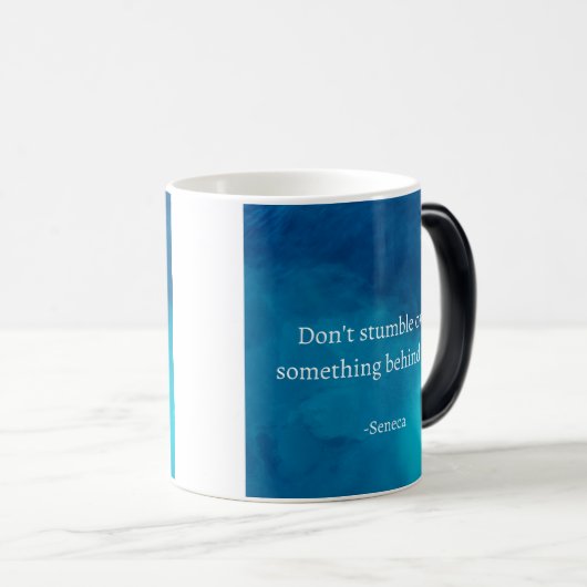 Seneca: Vorwärts fokussieren, nicht auf Vergangenh Verwandlungstasse (VorderseiteRechts)