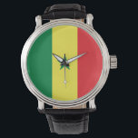 Senegal-Flagge Armbanduhr<br><div class="desc">Die senegalesische Flagge ist ein vertikales Triband mit einem Emblem in der Mitte. Die verwendeten Farben in der Flagge sind rot,  grün,  gelb. Der Anteil der senegalesischen Flagge beträgt 2:3. Die Flagge Senegals wurde 1960 adoptiert.</div>