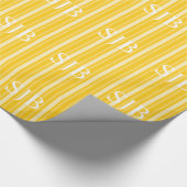 Senf Viktorianischer Streifen mit Monogramm Geschenkpapier (Ecke)