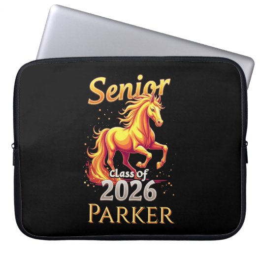Senior 2026 Fire Horse Chinese Zodiac Personalized Laptopschutzhülle (Vorderseite)