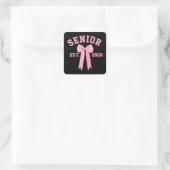Senior 2026 Pink Bow Quadratischer Aufkleber (Tasche)