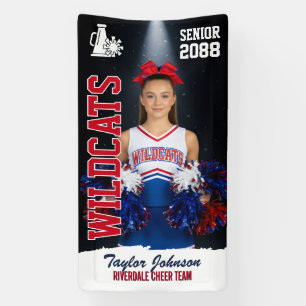 Senior-Cheer-Team-Foto mit individuellem Sportler- Banner