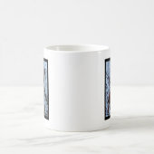 Sentinels Blue Jay und Kardinal von Lee Hiller Kaffeetasse (Mittel)