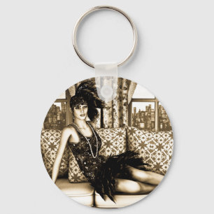 Sepia-Art-Deco-Illustration einer Flapper-Frau Schlüsselanhänger