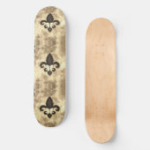 Sepia Butterfleur | Tan Butterfly über Lilie Skateboard (Vorderseite)