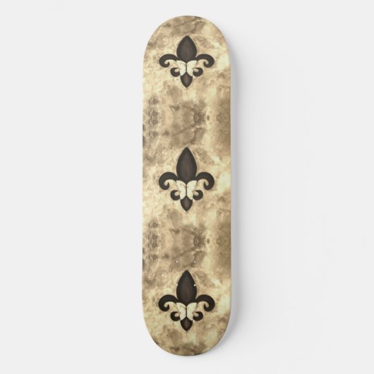 Sepia Butterfleur | Tan Butterfly über Lilie Skateboard (Vorderseite)
