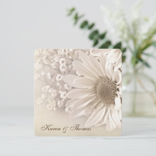 Sepia Daisy Wedding Invite Einladung (Stehend Vorderseite)