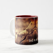 Sepia Dogwood-Blume Personalisiert Zweifarbige Tasse (Vorderseite Links)