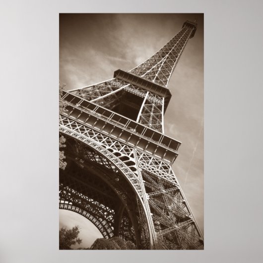 Sepia Eiffel Tower von unten Poster (Vorne)