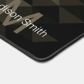 Sepia Schwarzes Dreieck Geometrie Muster Monogram Schreibtischunterlage (Ecke)