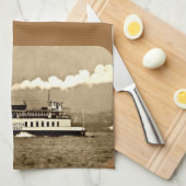 Sepia Steamboat Ferry Handtuch (Viertel Falte)