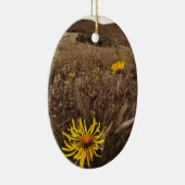 Sepia tone Yellow Wildblumen Keramikornament (Rechts)