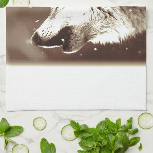 Sepia Wolf & Moon Handtuch (Gefaltet)