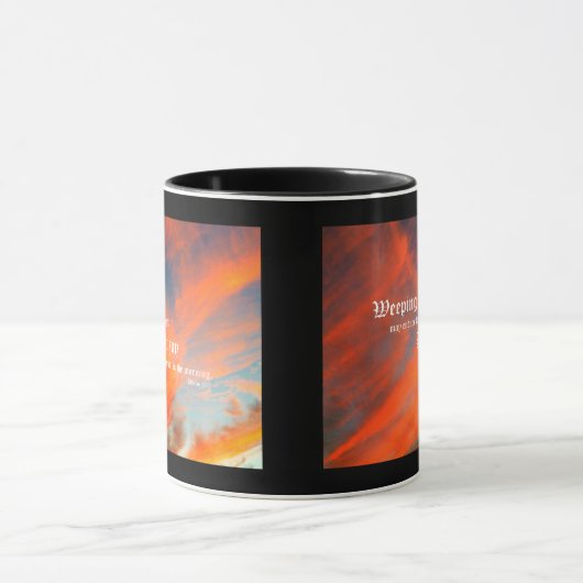 September Wolken mit Psalm 30:5 Tasse (Zentrum)