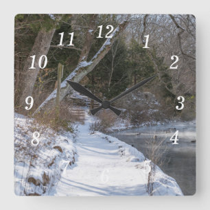 Sequiota Winter Walking Wall Clock Quadratische Wanduhr