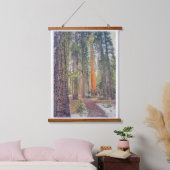 Sequoia im Wald Wandteppich Mit Holzrahmen (Schlafzimmer)