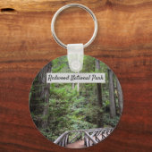 Sequoias mit Holzbrücke | Redwood National Park Schlüsselanhänger (Vorderseite)