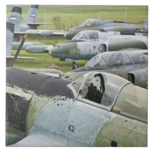 SERBIEN, Belgrad. Jugoslawisches Luftfahrtmuseum Fliese