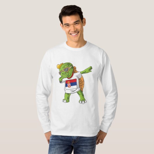 Serbien Dabbing Turtle T-Shirt (Vorne ganz)